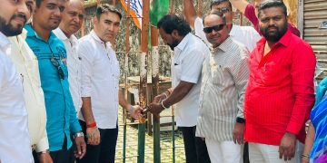 कार्यकर्त्यांचा संताप, कॉग्रेस भवनाला ठोकले कुलूप