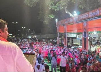 धनशक्ती विरोधात जनशक्तीची लढाई -ढिकले