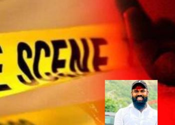 डोळ्यांत मिरची फेकत शस्त्राने वार करत खून