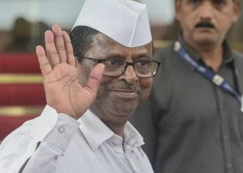 राष्ट्रवादीच्या झिरवाळांची घंटी वाजली,शपथ घेण्यासाठी या !