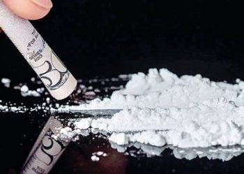 रक्षक झाले भक्षक !  पोलिसाचे तस्करांबरोबर संपर्क