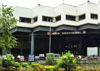 ठेकेदार करतो सफाई कर्मचाऱ्यांकडून खंडणी वसुली
