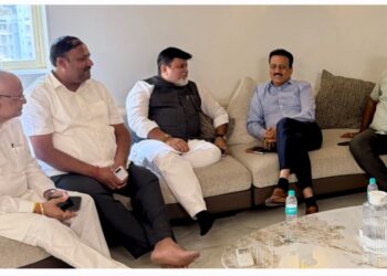 मनधरणीमुळे माघार घेतली की? दबावाचं राजकारण झालं?