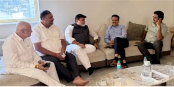 मनधरणीमुळे माघार घेतली की? दबावाचं राजकारण झालं?
