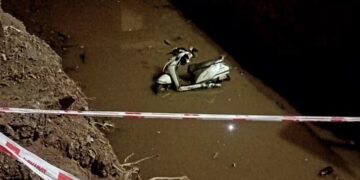नाशिकच्या खड्ड्यांनी घेतला तेरावा बळी; नातेवाईकांचा आरोप